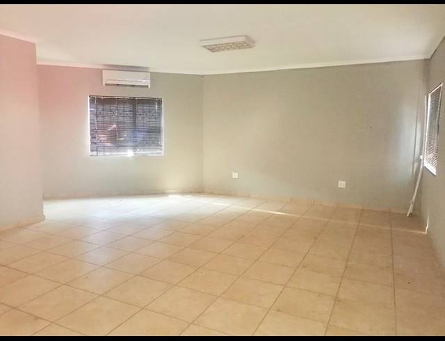 300M² BUSINESS CENTRE FOR SALE IN MAGNA VIA INDUSTRIAL